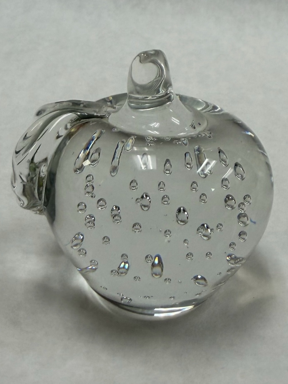 Vintage Hand Blown Art Glass Apple Paperweight Bullicante Bubble Crystal 3.25”